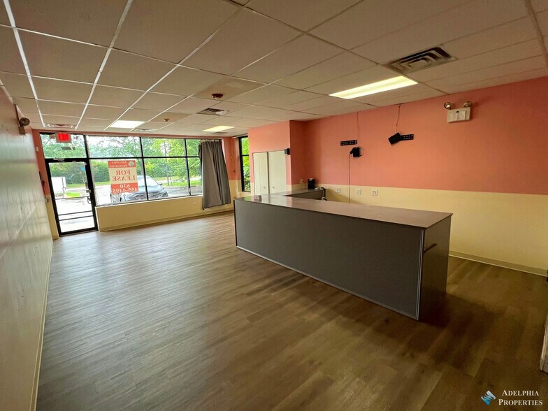 More Photos Of 300 Glen Ellyn Rd, Bloomingdale Unknown For Lease