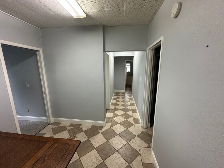 More Photos Of 6100 N Nebraska Ave, Tampa Office For Lease
