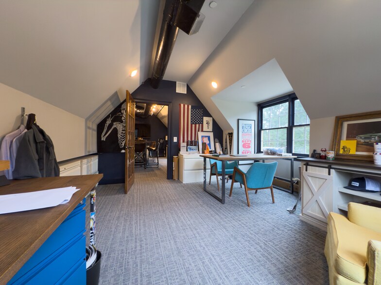 More Photos Of 590 Mimosa Blvd, Roswell Restaurant For Lease