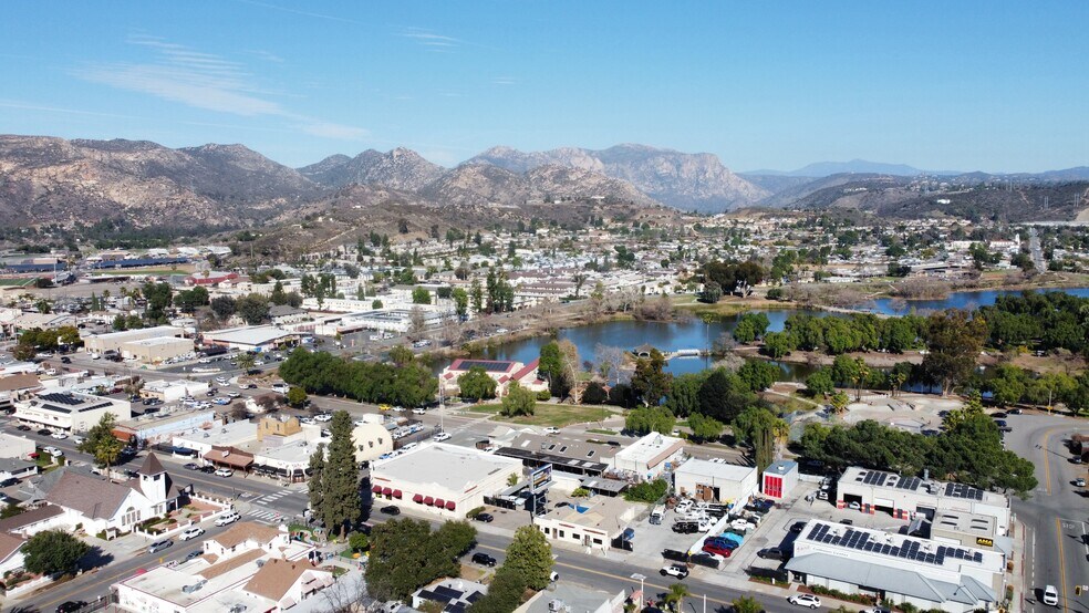 More Photos Of 9825 Maine Ave, Lakeside Freestanding For Lease