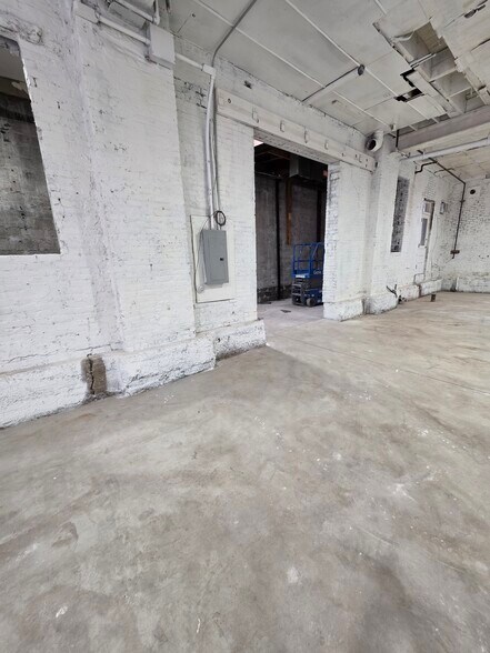 More Photos Of 129 11th St, Brooklyn Manufacturing For Lease