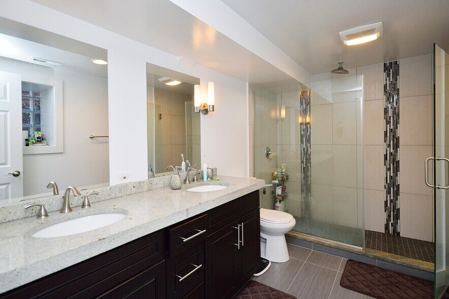 More Photos Of 1501 W Superior St, Chicago Apartments For Sale