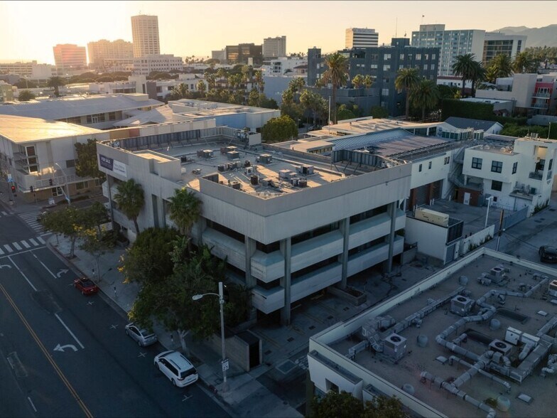 More Photos Of 701 Santa Monica Blvd, Santa Monica Office For Sale
