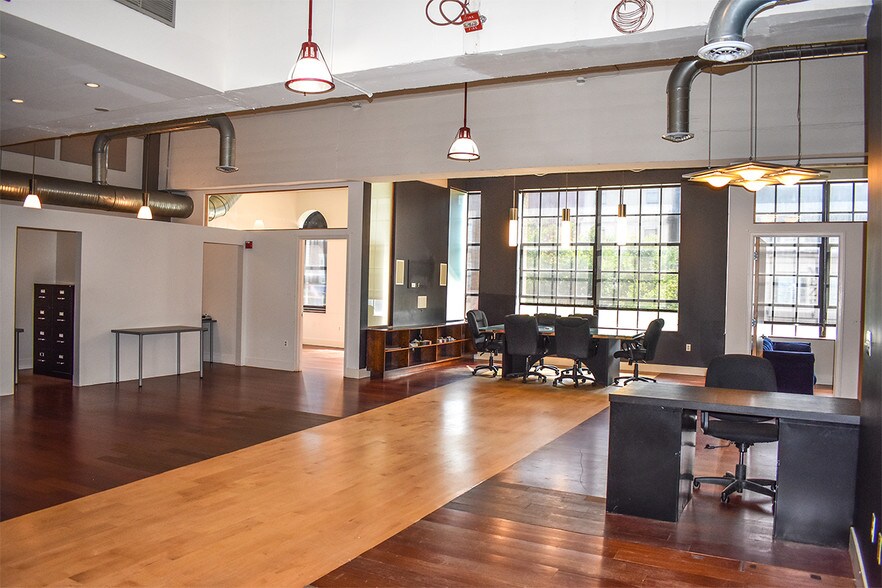 More Photos Of 2424 18th St NW, Washington Office For Lease