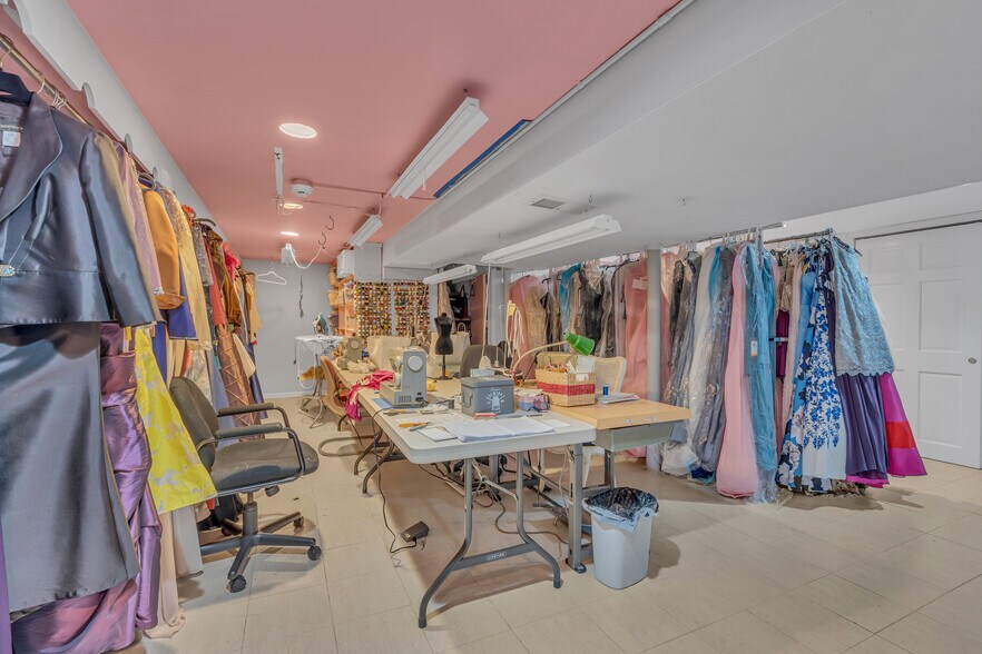 More Photos Of 141 Chambers Bridge Rd, Brick Storefront Retail Office For Sale