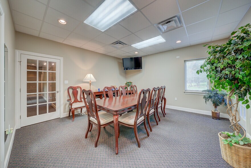 More Photos Of 1129 Thomas Jefferson Rd, Forest General Retail For Sale