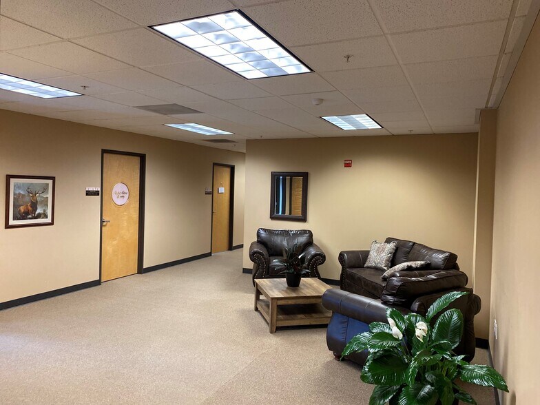 More Photos Of 9120 NE Vancouver Mall Loop, Vancouver Loft Creative Space For Lease