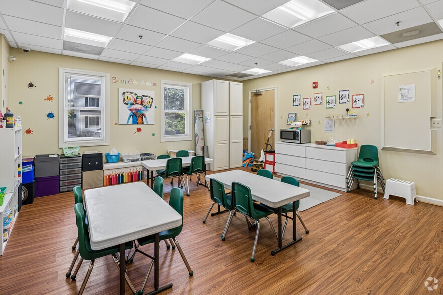 More Photos Of 3538 Moncure Ave, Falls Church Daycare Center For Sale