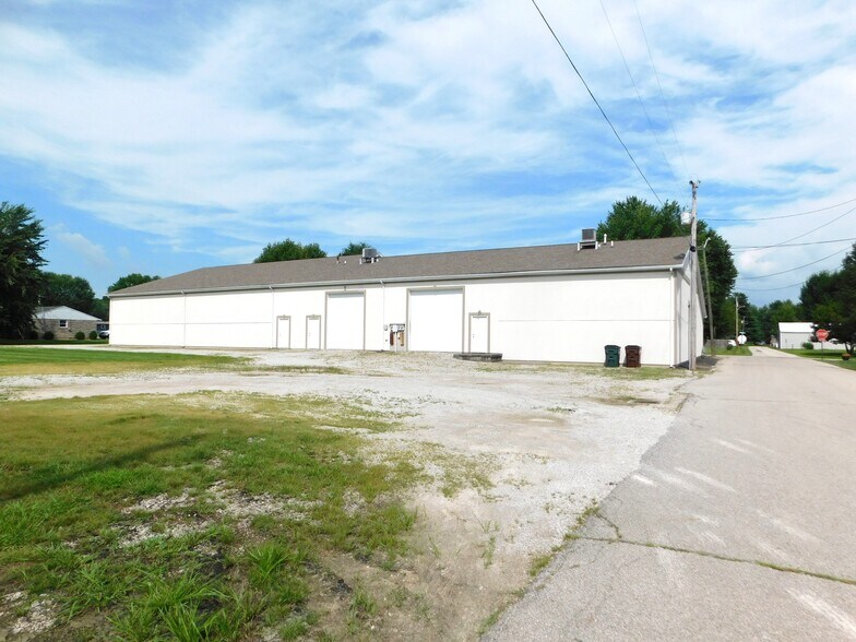 More Photos Of 215 Nieman St, Sunman Warehouse For Lease
