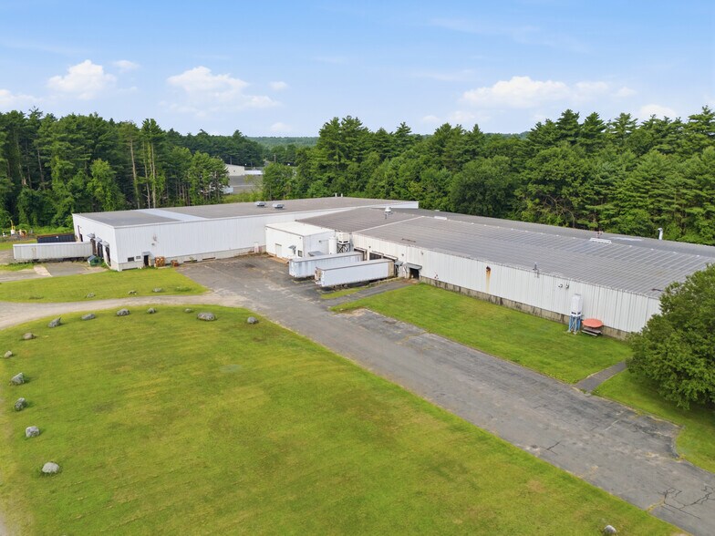 More Photos Of 7 First St, Palmer Warehouse For Lease