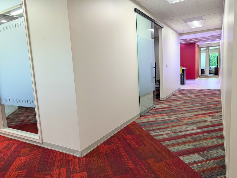 More Photos Of 100 Corporate Pky, Amherst Unknown For Lease
