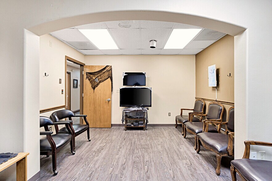 More Photos Of 1260 E Almond Ave, Madera Medical For Sale