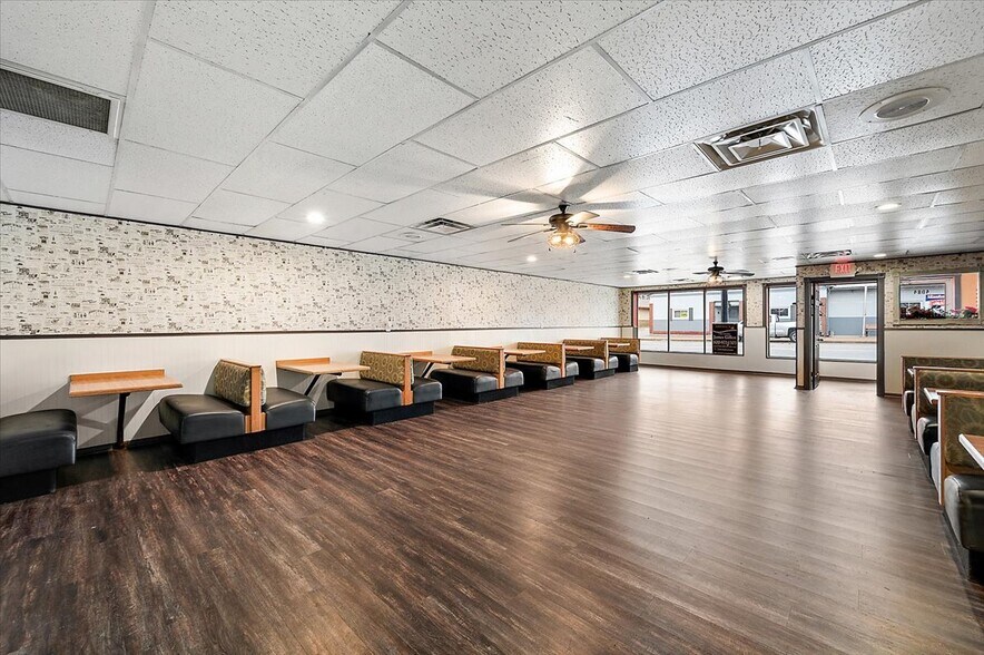 More Photos Of 4084 Huron St, North Branch Restaurant For Sale