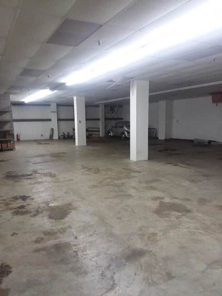 More Photos Of 5-40 Glen Rd, Manchester Warehouse For Lease