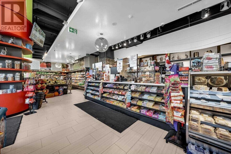 More Photos Of 4033 Hurontario St, Mississauga Storefront For Sale