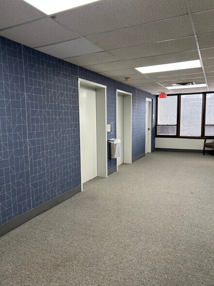 More Photos Of 18660 E Bagley Rd, Middleburg Heights Unknown For Lease