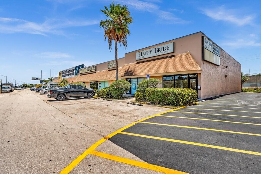 More Photos Of 2930 SW 30th Ave, Pembroke Park Freestanding For Lease