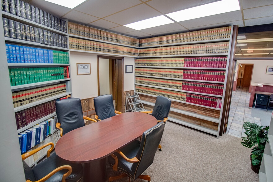 More Photos Of 344 St Louis ave, East Alton Office For Sale