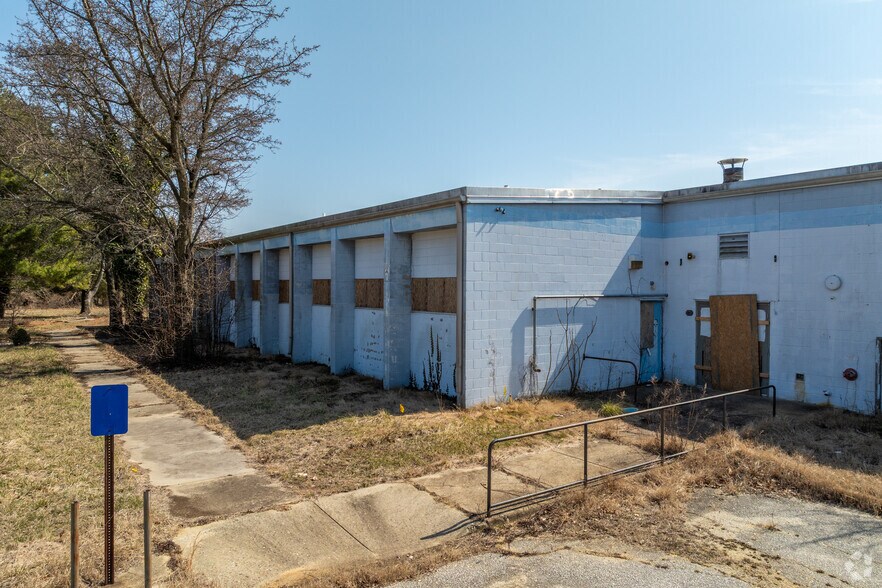 More Photos Of 100 Spring Road, Vineland Flex For Lease