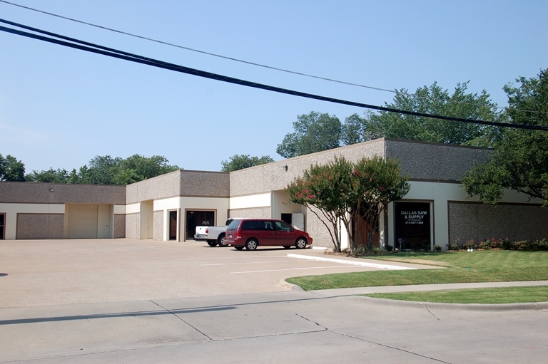 Primary Photo Of 2412 Richland Ave, Farmers Branch Light Manufacturing For Lease