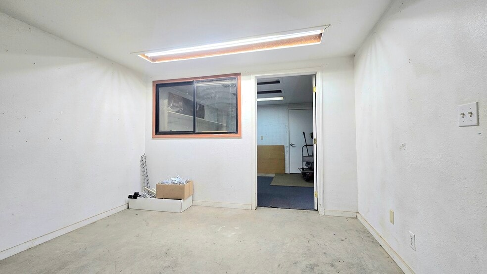 More Photos Of 22755 Antelope Blvd, Red Bluff General Retail For Lease
