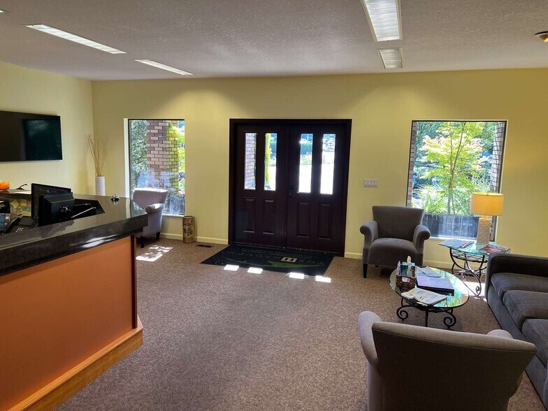 More Photos Of 3395 SW Garden View Ave, Portland Office For Sale