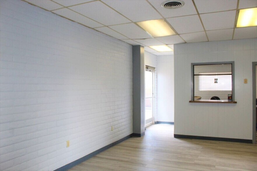 More Photos Of 2401 W Hornbeck Blvd, Fort Stockton Carwash For Sale