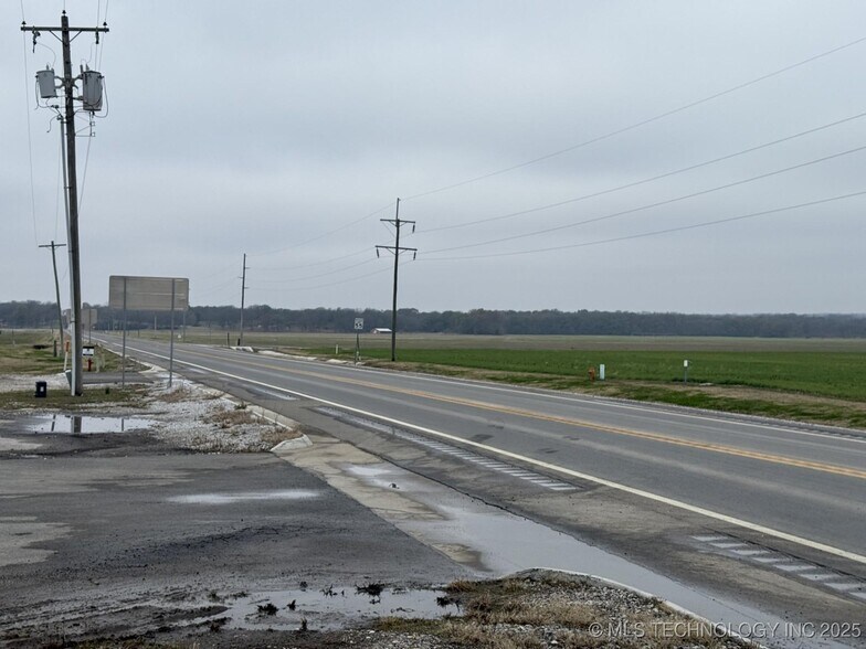 More Photos Of 17353 Oklahoma 100, Webbers Falls Land For Sale