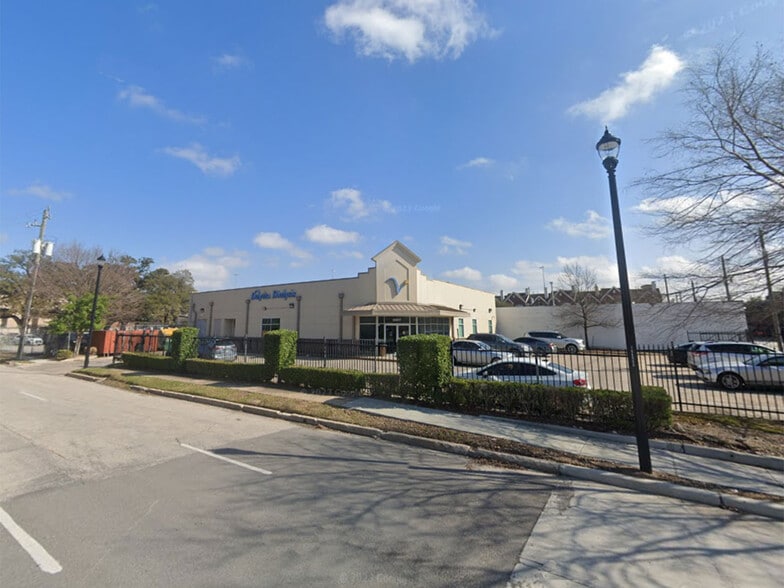 More Photos Of 2207 Crawford St, Houston Medical For Lease