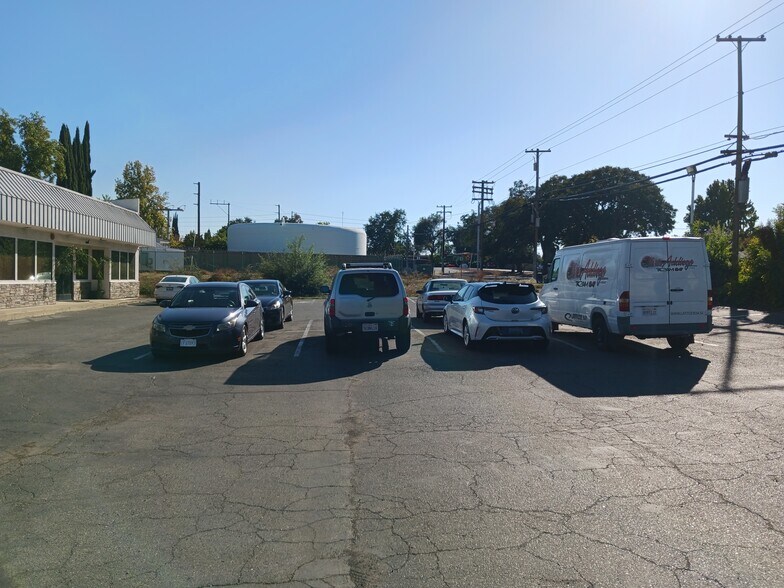 More Photos Of 4778-4790 Dewey Dr, Fair Oaks Loft Creative Space For Sale