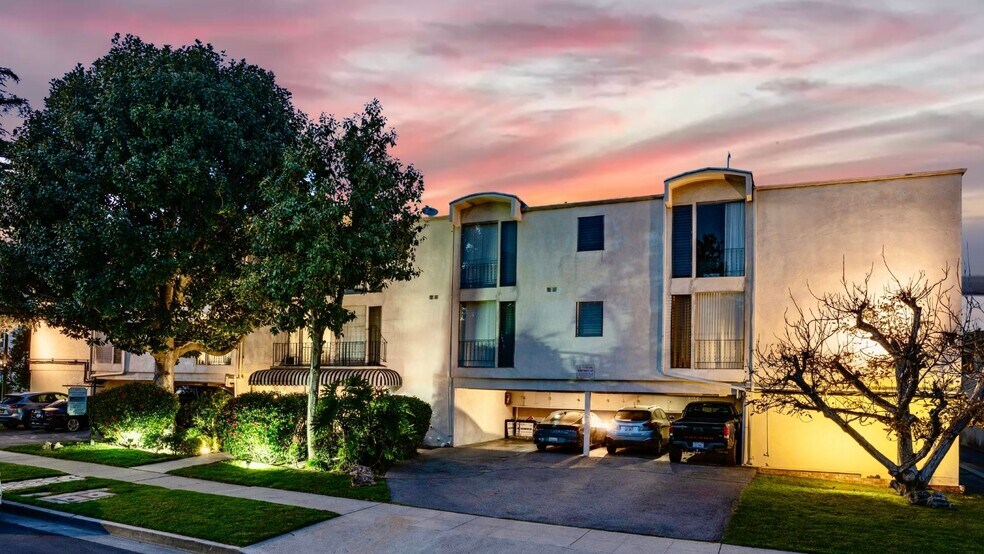 Primary Photo Of 11175 Huston St, North Hollywood Apartments For Sale