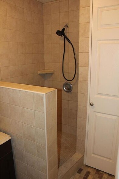 More Photos Of 1157 S Main St, Cedar City Auto Repair For Sale