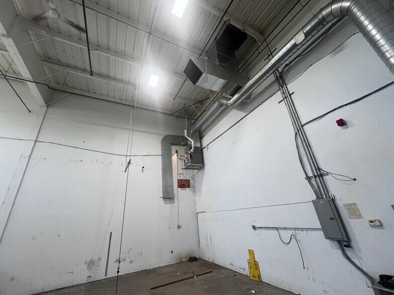 More Photos Of 18 Graf Rd, Newburyport Industrial For Sale