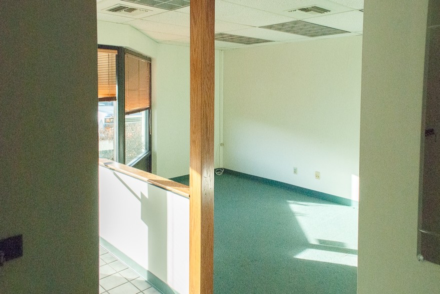 More Photos Of 11901-12201 Industry Way, Anchorage Unknown For Lease