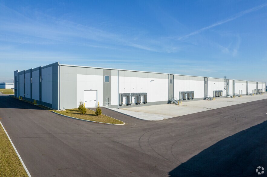 More Photos Of 6215-6275 Winchester Blvd, Canal Winchester Distribution For Lease