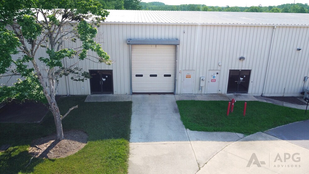 More Photos Of 8005 Knightdale Blvd, Knightdale Warehouse For Lease