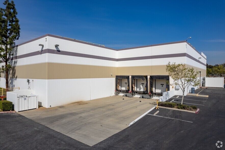 More Photos Of 550 Cliffside Dr, San Dimas Warehouse For Lease