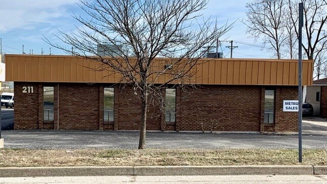 More Photos Of 211 Metro Dr, Jefferson City Office For Sale