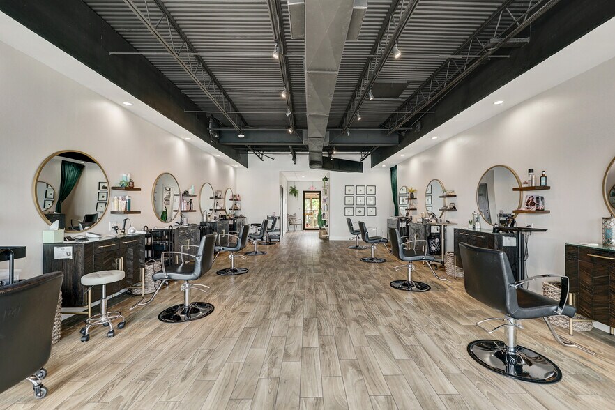 More Photos Of 616-624 Marina Bay Dr, Kemah Storefront For Sale