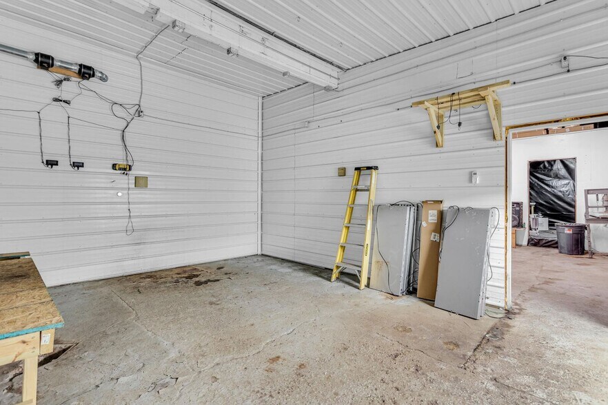 More Photos Of 2419 E Michigan Ave, Jackson Warehouse For Sale