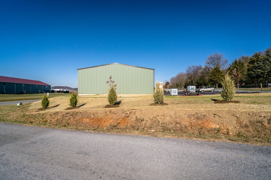 More Photos Of 1571 Pleasants Dr dr, Mount Crawford Warehouse For Lease