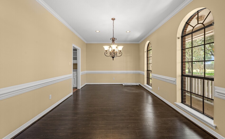 More Photos Of 20240 Cypress Rosehill Rd, Tomball Office Residential For Lease