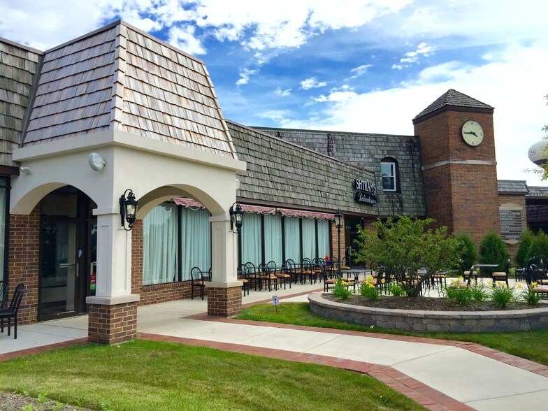 More Photos Of 321-401 E Dundee Rd, Wheeling Storefront For Lease