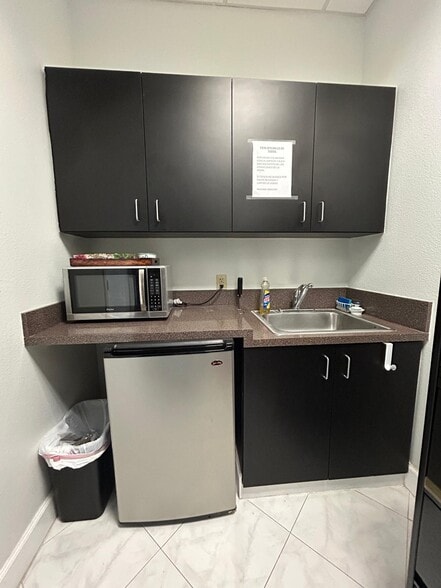 More Photos Of 13564 Village Park Dr, Orlando Unknown For Lease