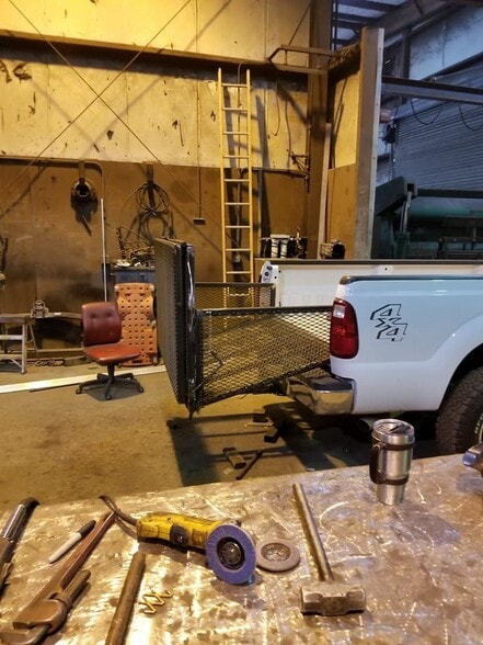 More Photos Of 2939 Snapfinger Rd, Decatur Manufacturing For Sale