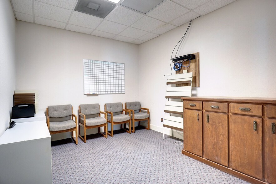 More Photos Of 1303 Northwest Hwy, Garland Office For Lease