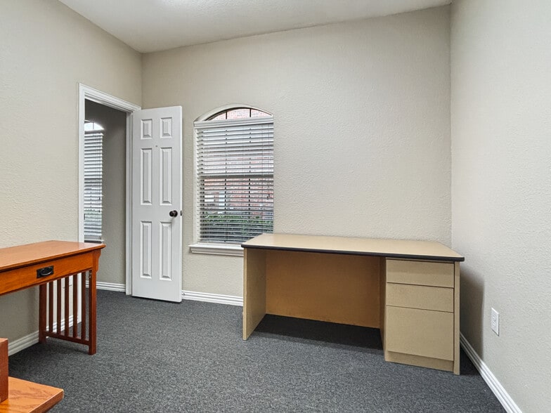 More Photos Of 2438 Lillian Miller Pky, Denton Office For Lease