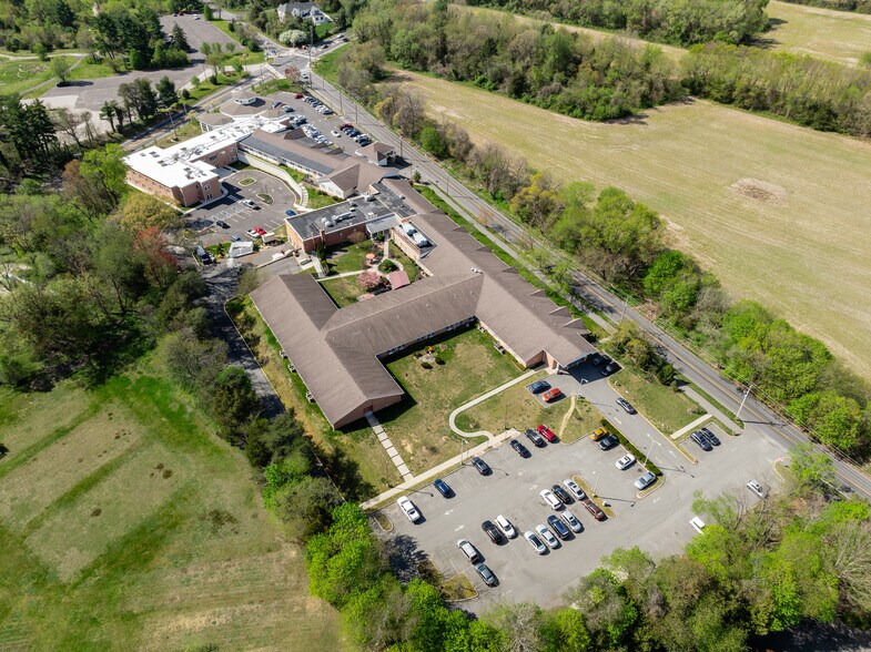 More Photos Of 685 Salina Rd, Sewell Healthcare For Sale