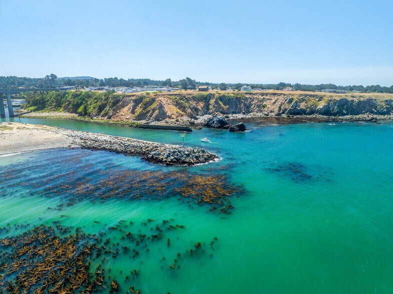 More Photos Of 19351 Del Mar Dr, Fort Bragg Specialty For Sale