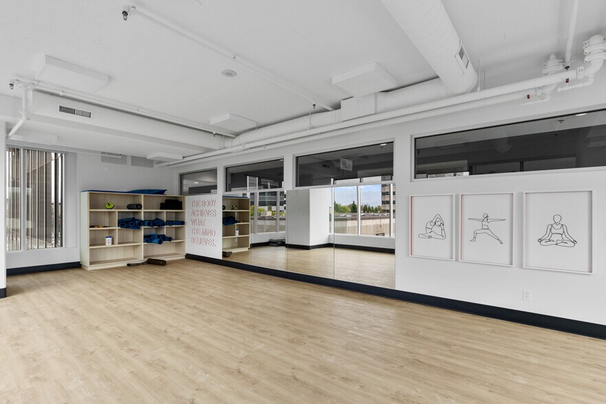 More Photos Of 1700 Dickson Av, Kelowna Office For Lease